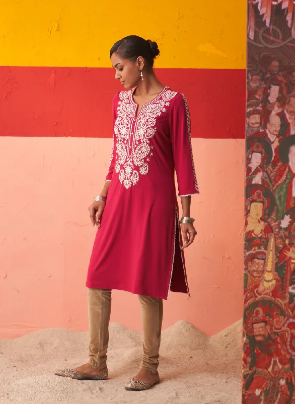 Fuchaia Straight Kurta for Women with Threadwork