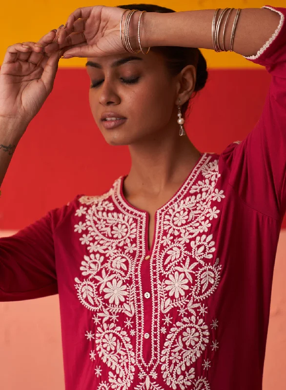 Fuchaia Straight Kurta for Women with Threadwork