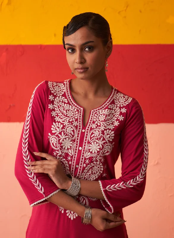 Fuchaia Straight Kurta for Women with Threadwork