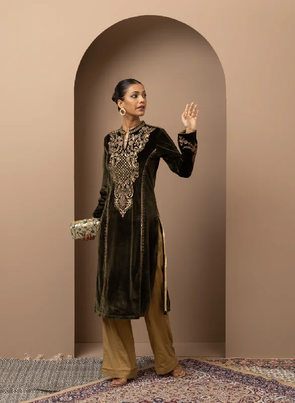 Green Velvet Kurta With Geometrical Sequins Work