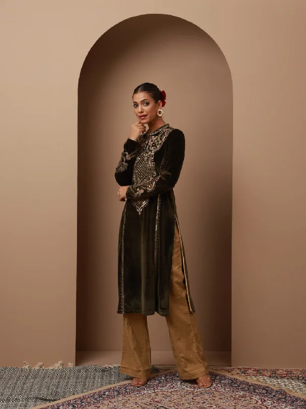 Green Velvet Kurta With Geometrical Sequins Work