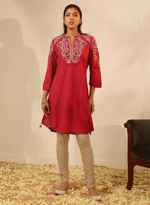 Red Knee-length Embroidered Kurta