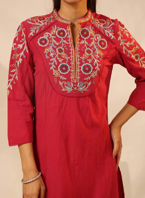 Red Knee-length Embroidered Kurta