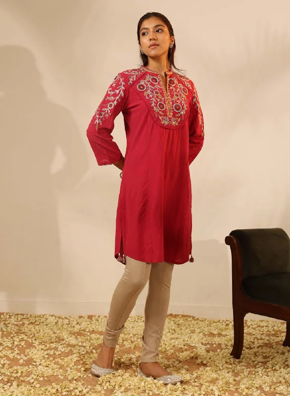 Red Knee-length Embroidered Kurta