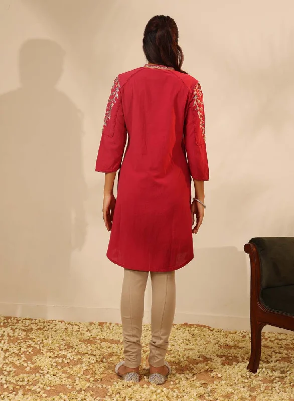 Red Knee-length Embroidered Kurta