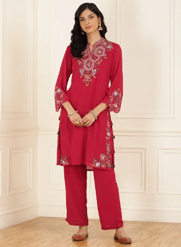 Red Kurta Set with Floral Embroidery and Zari Work