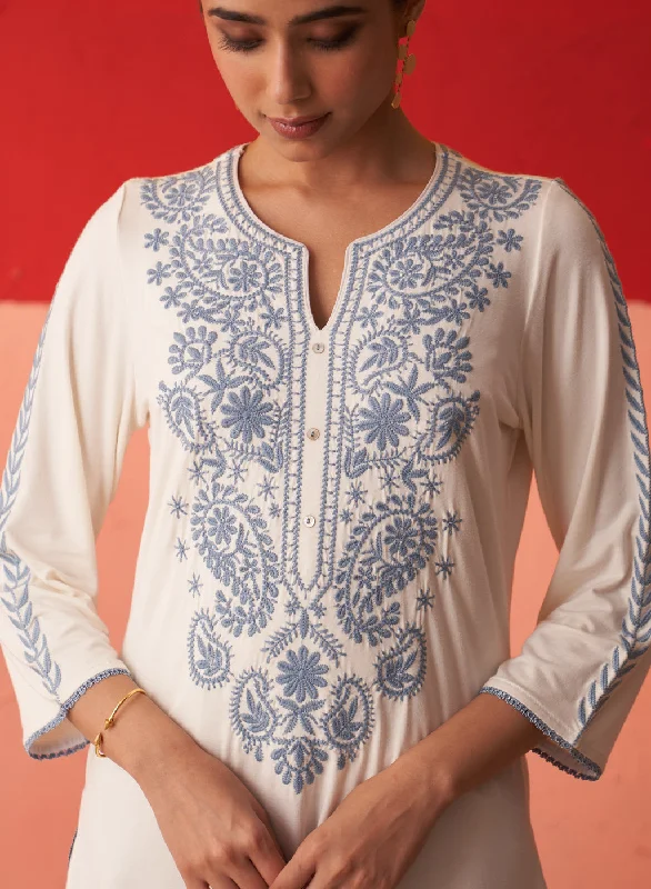 White Straight Kurta for Women with Threadwork