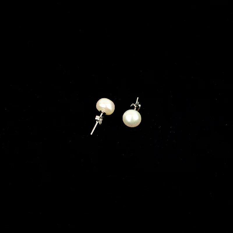 Single Pearl Studs