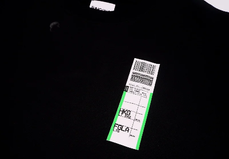 <A 000a108b>Fungolia Fleece Crew Neck Sweatshirt - Luggage Label (Black)